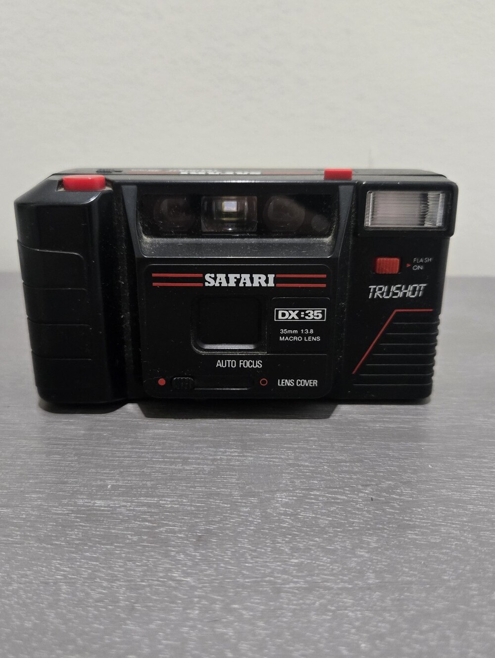 Vintage Safari DX-35 TruShot Black Point & Shoot Camera